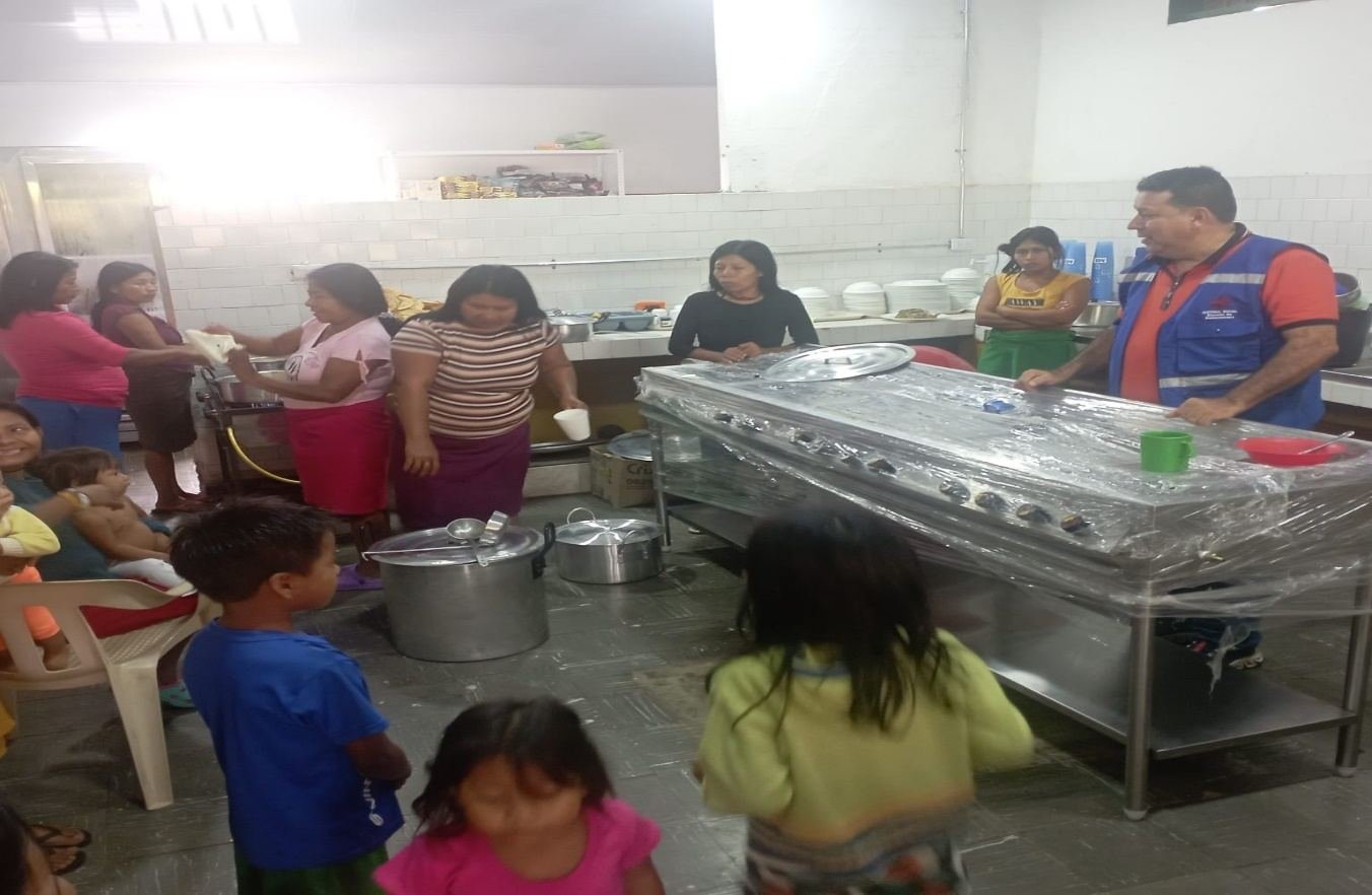 Preparación de alimentos en un espacio comunitario