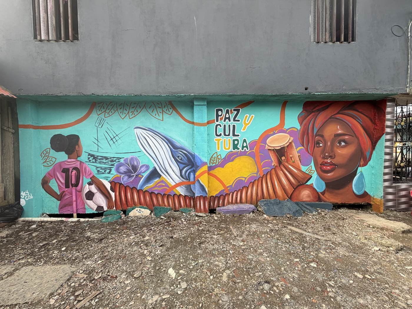 Mural terminado "Paz y Cultura" — Comité Alberto Lleras Camargo