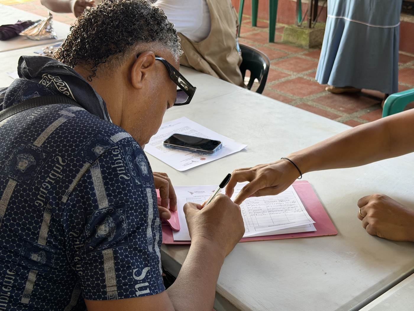 Acompañamiento a familias en el acceso a ayuda económica humanitaria