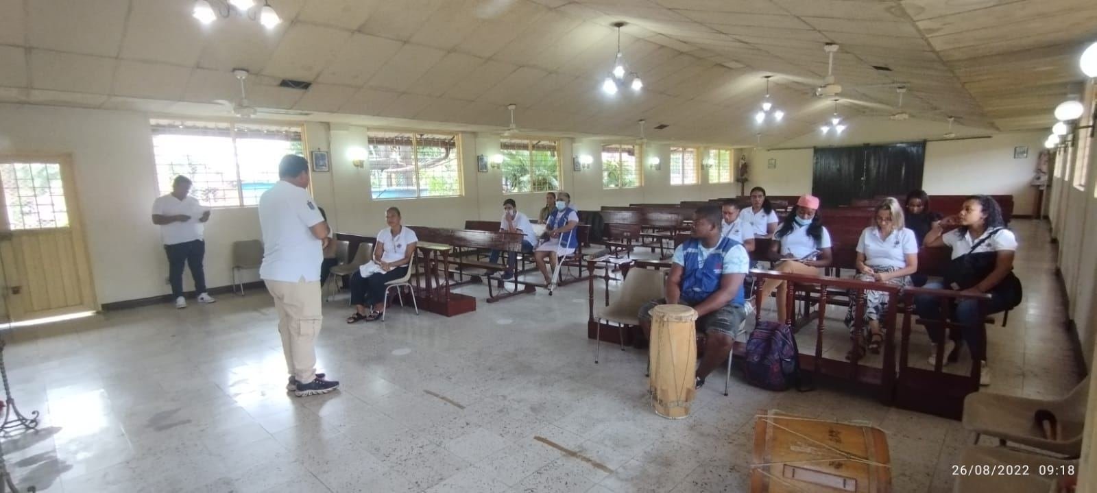 Actividad de formación comunitaria con tambores